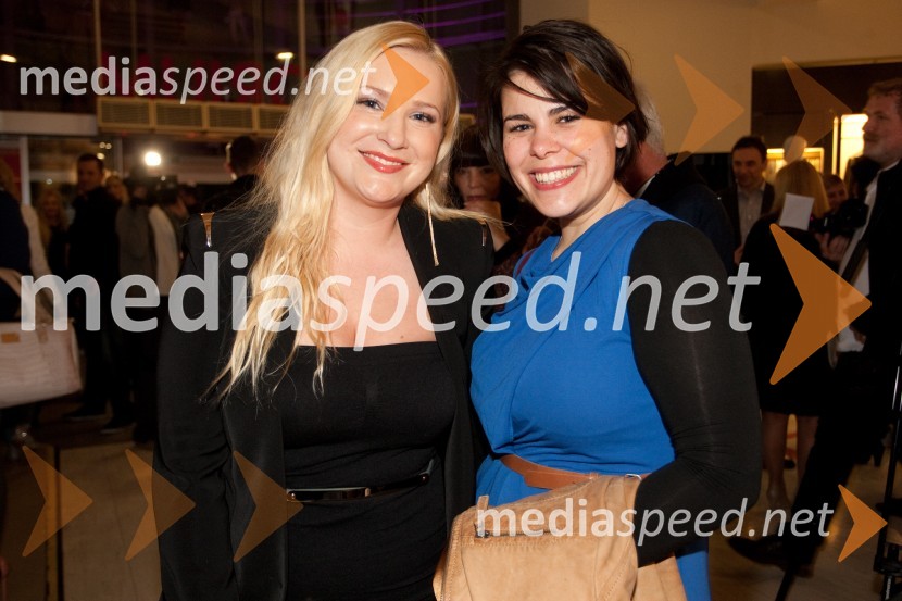 Danica Lovenjak; Ana Marija Mitič, stand up komičarkaModna revija kopalk v Emporiumu