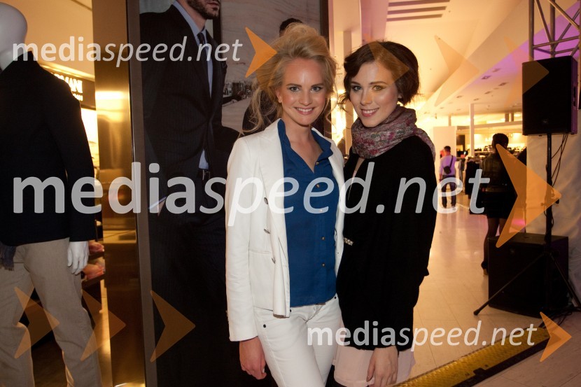 Lana Mahnič Jekoš, miss Slovenije 2011; Eva Ahačevčič, manekenkaModna revija kopalk v Emporiumu