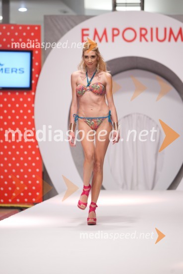 Manca Simčič, manekenkaModna revija kopalk v Emporiumu