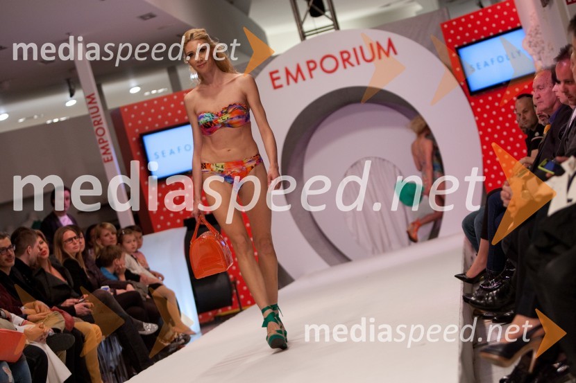 Manca Simčič, manekenkaModna revija kopalk v Emporiumu