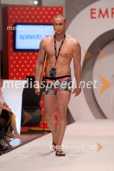 Emil Tahirović, plavalecModna revija kopalk v Emporiumu