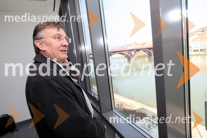 Prof. dr. Danijel Rebolj, rektor Univerze v Mariboru

Medicinska fakulteta UM, novinarska konferenca o poteku novogradnje
