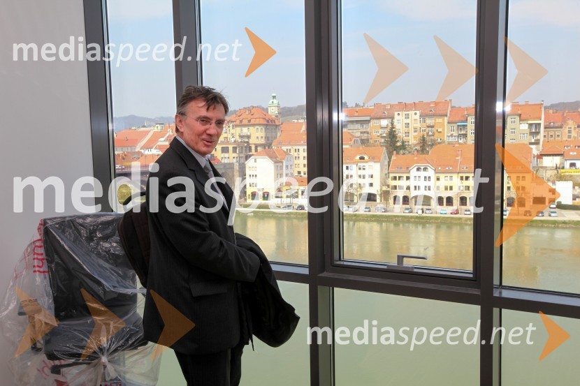 Prof. dr. Danijel Rebolj, rektor Univerze v MariboruMedicinska fakulteta UM, novinarska konferenca o poteku novogradnje
