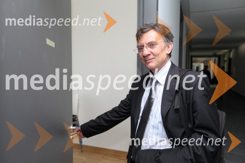 Prof. dr. Danijel Rebolj, rektor Univerze v MariboruMedicinska fakulteta UM, novinarska konferenca o poteku novogradnje