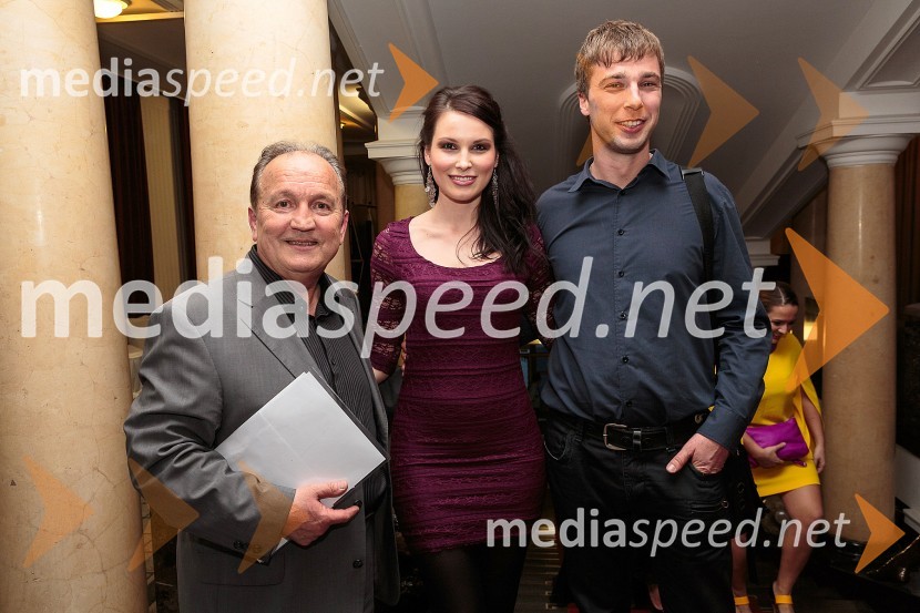 Srečko Čož, organizator dogodka Miss Športa; Sandra Adam, manekenka; fant Marko KremžarMiss Športa Slovenije 2013, finale