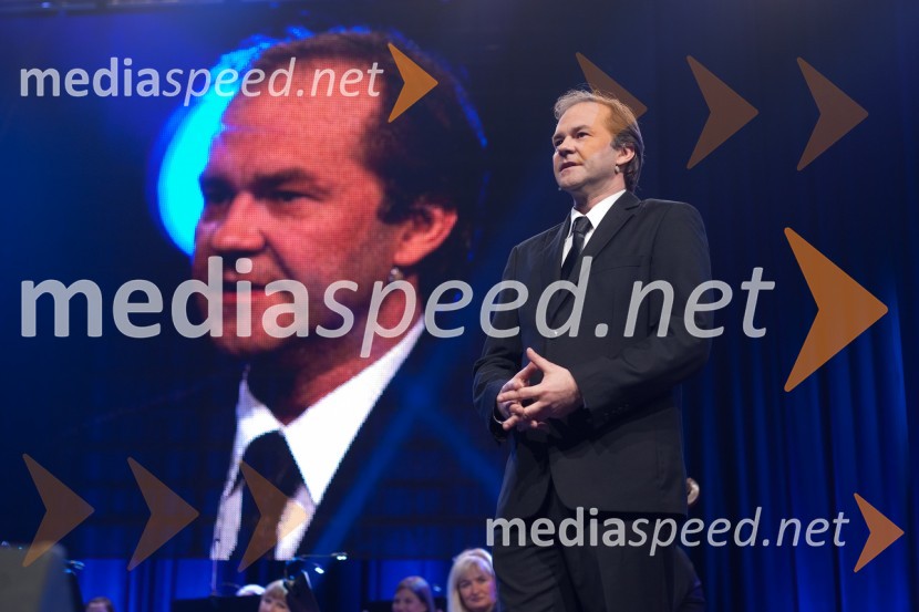 Jure Ivanušič, voditeljPoklon Lojzetu Slaku in njegovi glasbi