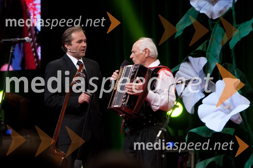 Jure Ivanušič, voditelj; Matija Slak, glasbenikPoklon Lojzetu Slaku in njegovi glasbi