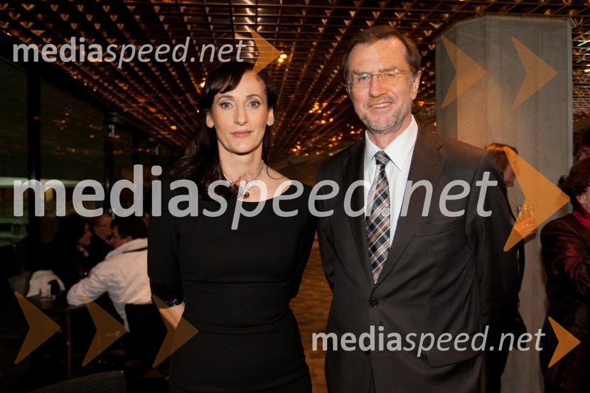 Saša Pavček, igralka; Lojze Peterle, politikPoklon Lojzetu Slaku in njegovi glasbi