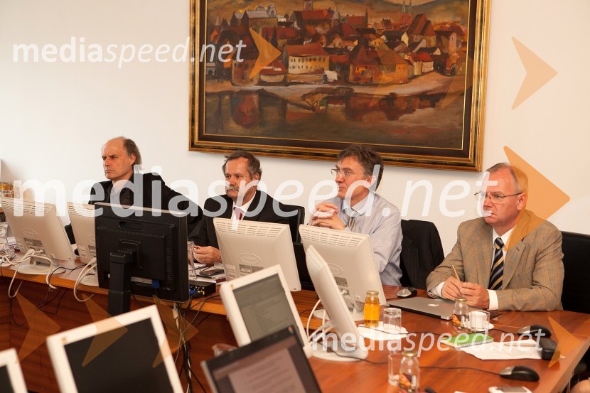 Prof. dr. Dragan Marušič, rektor Univerze na Primorskem; prof. dr. Radovan Stanislav Pejovnik, rektor Univerze v Ljubljani; prof. dr. Danijel Rebolj, rektor Univerze v Mariboru; prof. dr. Danilo Zavrtanik, rektor Univerze v Novi Gorici7. seja Rektorske konference RS