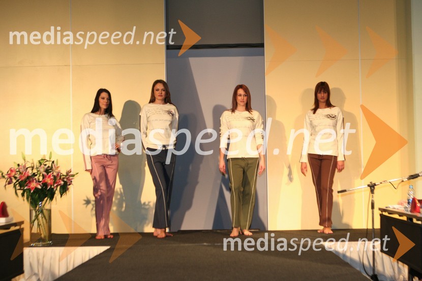 Iris Mulej, Miss Slovenije 2006, Irina Osypenko, manekenka, Polona Baš, Miss Universe 2003 in Brina Knaus, manekenkaModna revija Lisca