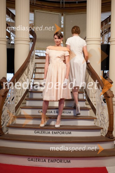 Iza Simčič, manekenkaPredstavitev kolekcij slovenskih oblikovalk v Galeriji Emporium