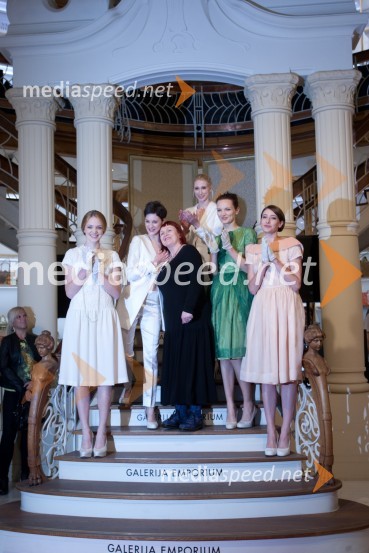 Marta Vodeb, modna oblikovalka; manekenkePredstavitev kolekcij slovenskih oblikovalk v Galeriji Emporium