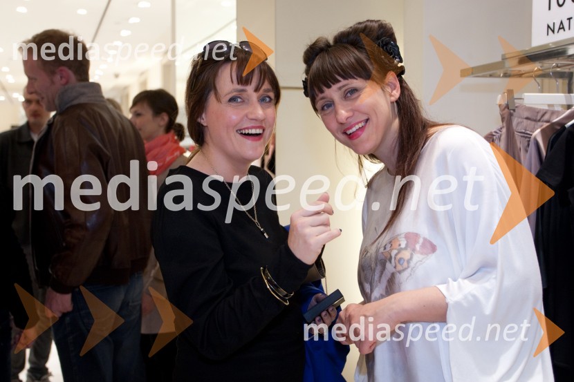 Dragica Sušnik, novinarka; Mateja Benedetti, modna oblikovalkaPredstavitev kolekcij slovenskih oblikovalk v Galeriji Emporium