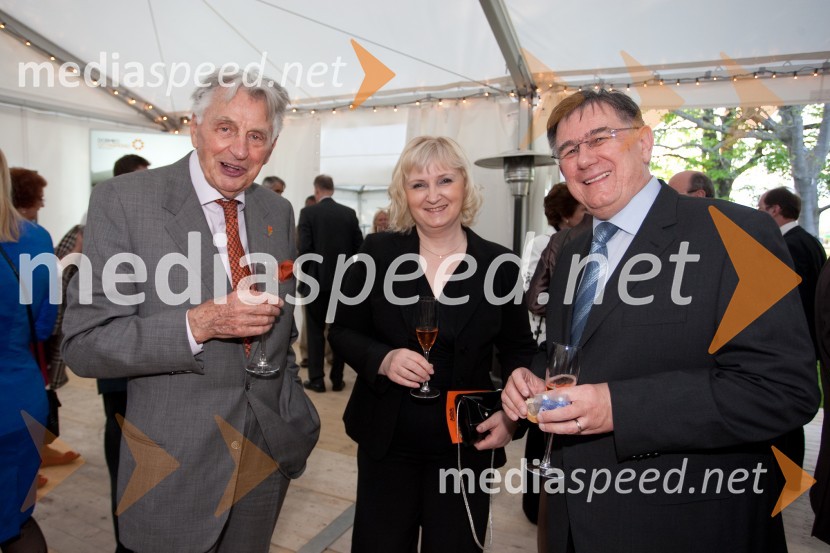 Demeter Bitenc, igralec; Metoda Hrovat Pirnat; Rajko Pirnat, dekan Pravne fakultete v LjubljaniSprejem nizozemskega veleposlaništva ob rojstnem dnevu kraljice Beatrix