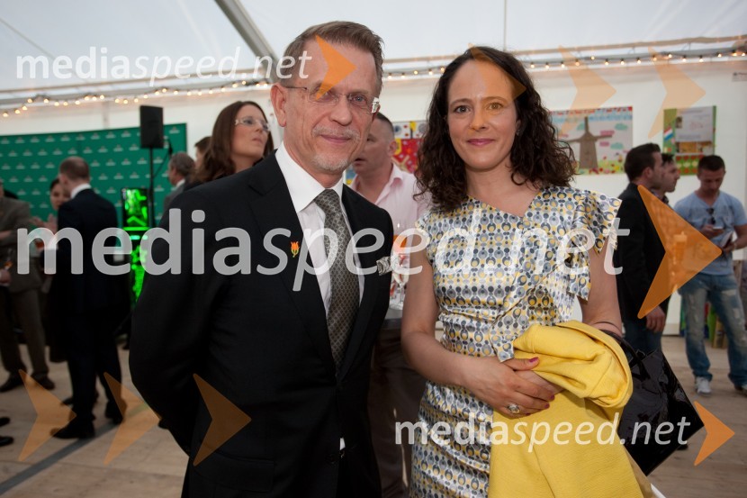 Pekka Metso, veleposlanik Republike Finske v Sloveniji; Jana Lutovac Lah,  vodja službe za odnose z javnostmi v TrimuSprejem nizozemskega veleposlaništva ob rojstnem dnevu kraljice Beatrix