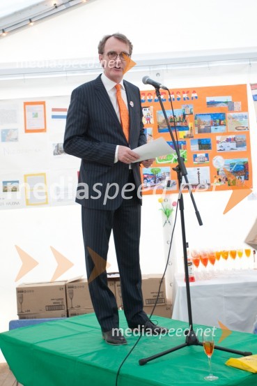 Jos Douma, veleposlanik Nizozemske v SlovenijiSprejem nizozemskega veleposlaništva ob rojstnem dnevu kraljice Beatrix