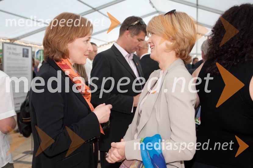 Dr. Barbara Jaki, direktorica Narodne galerije; Nevenka Črešnar Pergar, direktorica NP ConsultingSprejem nizozemskega veleposlaništva ob rojstnem dnevu kraljice Beatrix