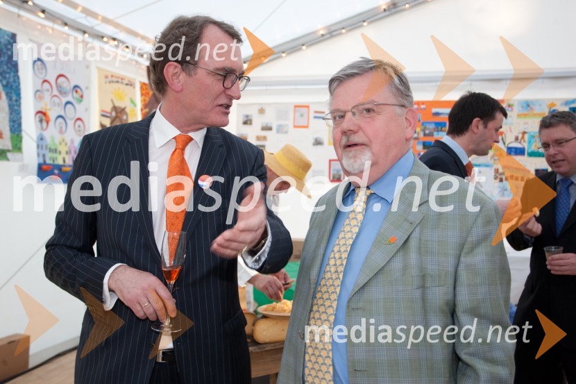 Jos Douma, veleposlanih Nizozemske v Sloveniji; Janez Fajfar, župan občine BledSprejem nizozemskega veleposlaništva ob rojstnem dnevu kraljice Beatrix