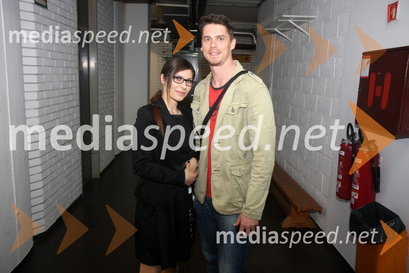 Natalija Bratkovič, novinarka Radia City; Boštjan Bračič, moderator na Radiu City in pevecŽeljko Joksimović, koncert v dvorani Tabor