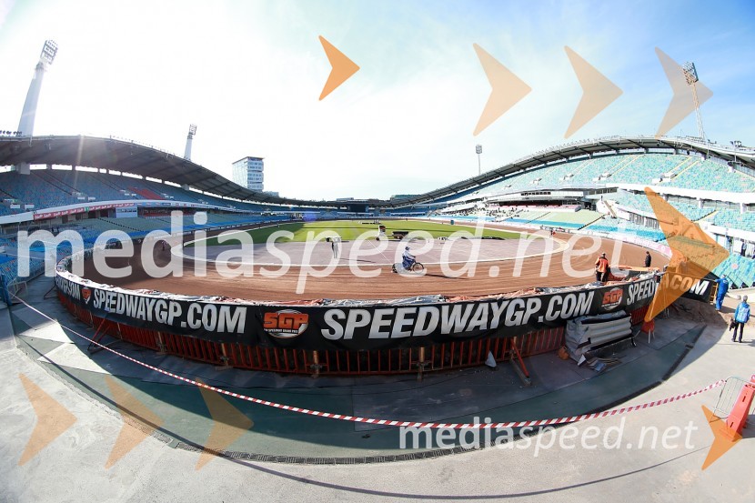 Matej Žagar na stadionu UlleviPred dirko za VN Švedske