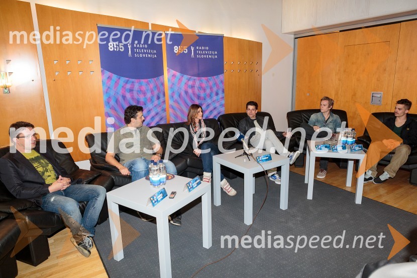 Andrej Hofer, RTV; Aleksander Radič; Hannah Mancini, pevka; Anže Škrube; Primož Pavlič; Matic Zadravec, plesna skupina MaestroHannah Mancinni odpotovala na Evrovizijo