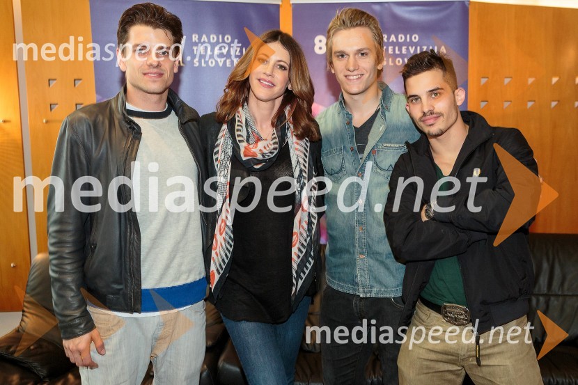 Anže Škrube, plesna skupina Maestro; Hannah Mancini, pevka; Primož Pavlič; Matic Zadravec, plesna skupina MaestroHannah Mancinni odpotovala na Evrovizijo