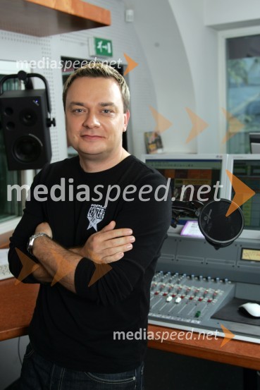 Sašo Papp, voditelj jutranjega programa Radia CenterModeratorji Radia Center v studiu