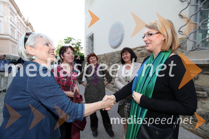 ...; Mirjana 
Koren, direktorica Pokrajinskega muzeja MariborPokrajinski muzej Maribor, otvoritev Meseca mode v muzeju