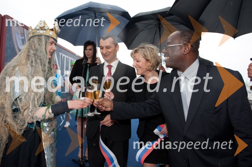 Neptun; Samo Omerzel, minister za infrastrukturo in prostor; Tina Komel, ministrica za Slovence v zamejstvu in po svetu; Peter Bossman, župan občine PiranInternautica 2013, otvoritev