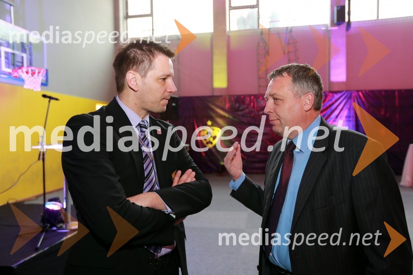 Stipe Jerič, generalni direktor televizije RTS; Mitja Hlastec, direktor Združenja prvoligašev SlovenijePoslovni klub NK Maribor in VIP ob naslovu prvakov