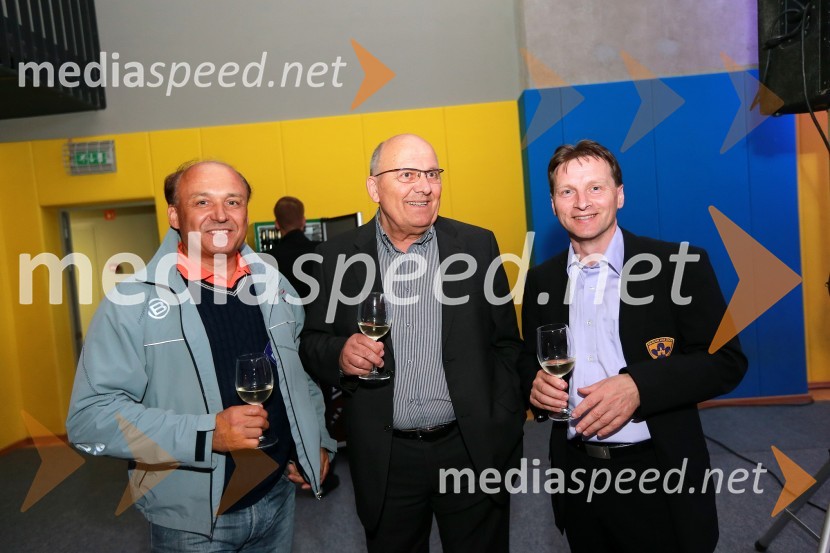 Marjan Bezjak; Marinko Kneževič; Alojz Fricelj, lastnik Videoteke Metulj in član upravnega odbora NK MariborPoslovni klub NK Maribor in VIP ob naslovu prvakov