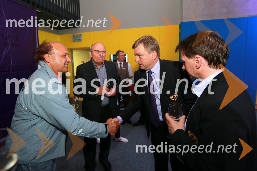 Marjan Bezjak; Marinko Kneževič; Bojan Ban, direktor NK Maribor; Alojz Fricelj, lastnik Videoteke Metulj in član upravnega odbora NK MariborPoslovni klub NK Maribor in VIP ob naslovu prvakov