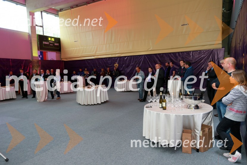 ObiskovalciPoslovni klub NK Maribor in VIP ob naslovu prvakov