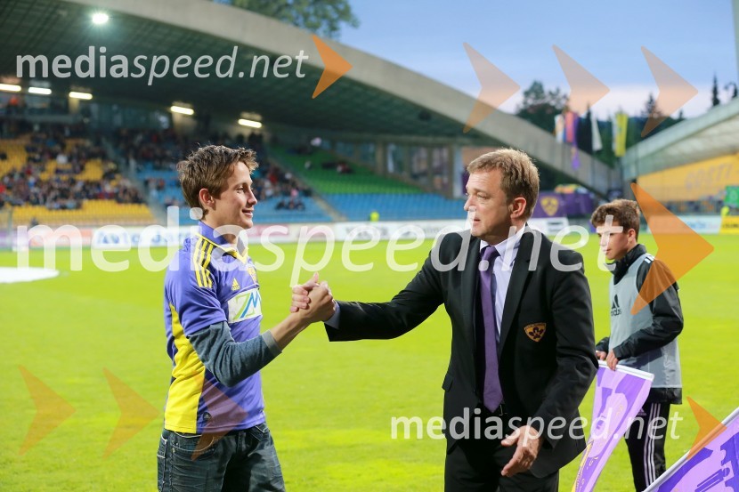 Peter Prevc, smučarski skakalec; Bojan Ban, direktor NK MariborPoslovni klub NK Maribor in VIP ob naslovu prvakov