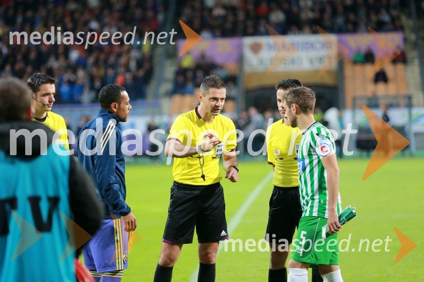 Marcos Tavares, nogometaš NK Maribor; Damir Skomina, nogometni sodnik; ... ; Boban Jović, nogometaš NK OlimpijePoslovni klub NK Maribor in VIP ob naslovu prvakov