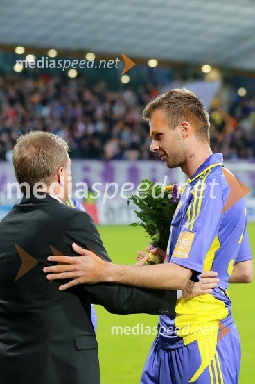Bojan Ban, direktor NK Maribor; Željko Filipovič, nogometaš NK MariborPoslovni klub NK Maribor in VIP ob naslovu prvakov