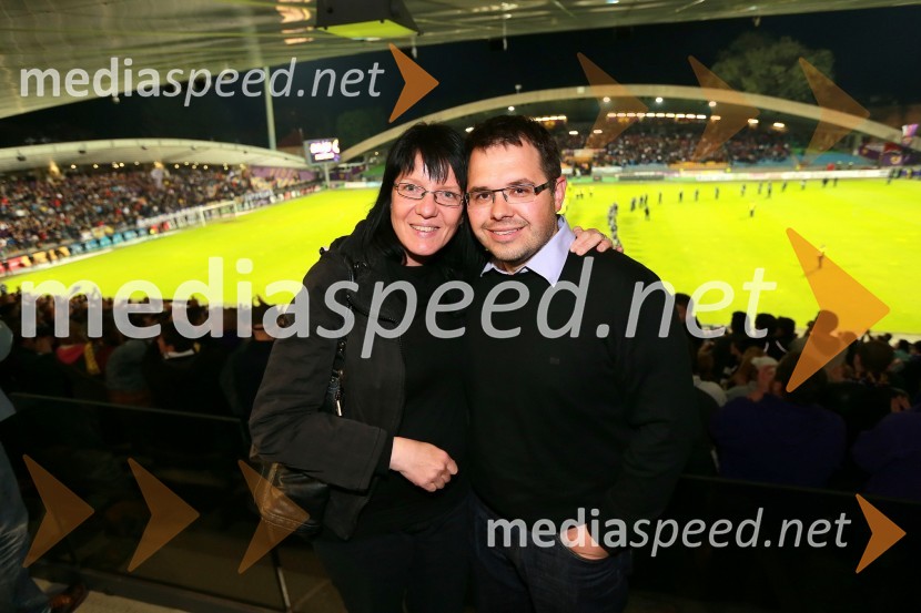 Aleksandra Kohek; Jure Struc, direktor ČZP VečerPoslovni klub NK Maribor in VIP ob naslovu prvakov