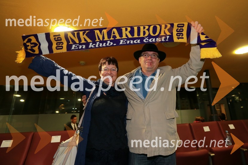 Irena Polak Fištravec; dr. Andrej Fištravec, župan MOMPoslovni klub NK Maribor in VIP ob naslovu prvakov