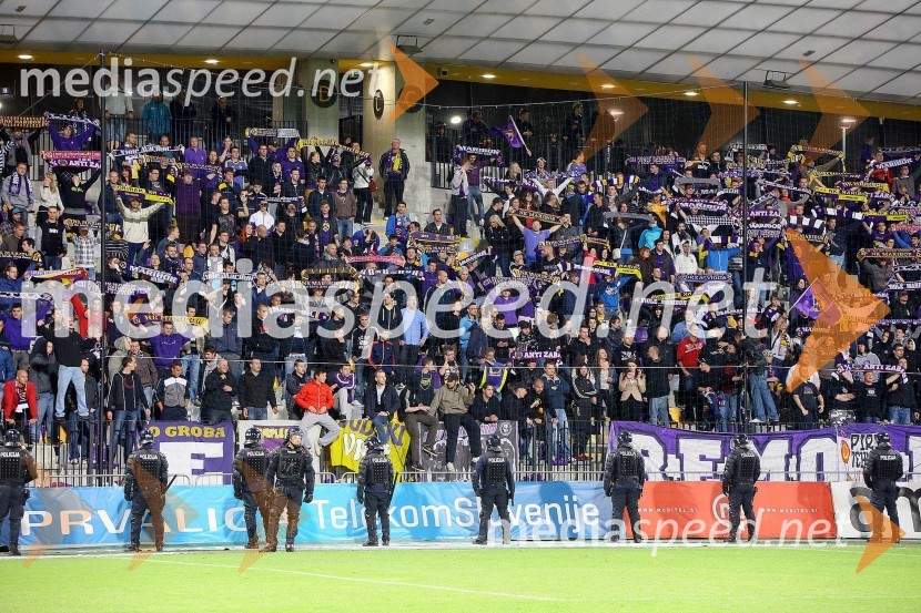 NavijačiNK Maribor enajstič prvak Slovenije ob zmagi nad NK Olimpija