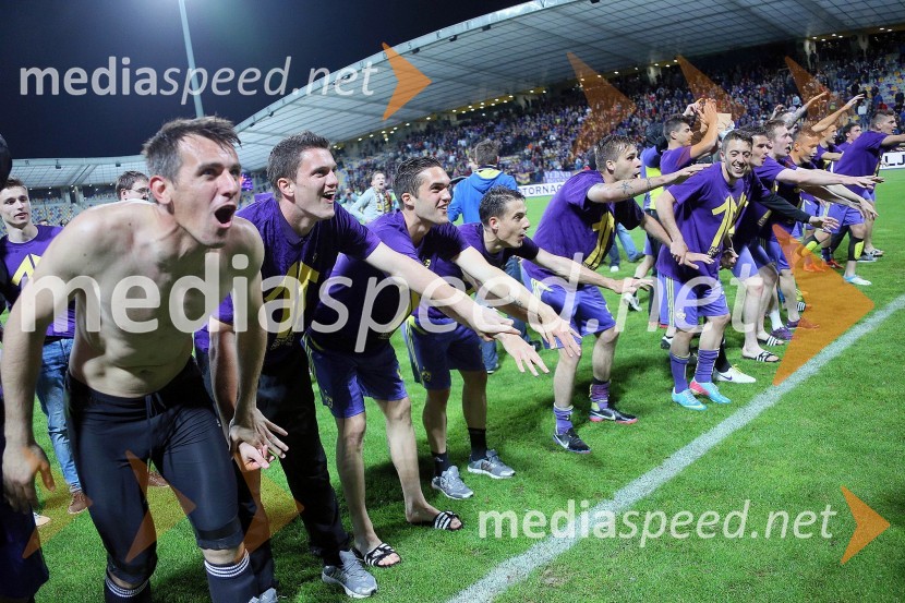 Slavje ob osvojitvi 11. naslova državnega prvakaNK Maribor enajstič prvak Slovenije ob zmagi nad NK Olimpija