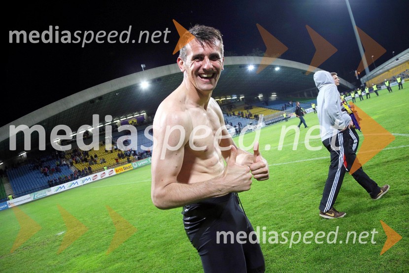 Jasmin Handanovič, vratar NK MariborNK Maribor enajstič prvak Slovenije ob zmagi nad NK Olimpija