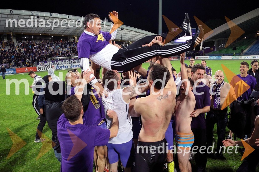 Slavje ob osvojitvi 11. naslova državnega prvakaNK Maribor enajstič prvak Slovenije ob zmagi nad NK Olimpija