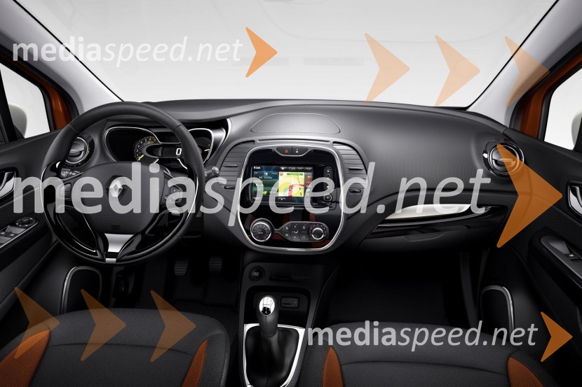notranjost Renault Captur Renault Captur, slovenska predstavitev