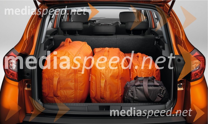 ob pomiku zadnje klopi se prtljažnik poveča na 455 litrovRenault Captur, slovenska predstavitev