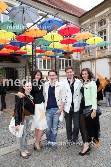 ...; Veronika Fras, modna urednica revije L&Z, Marko Štrucl, Studio MInimal; Matjaž Škerget, Studio Minimal; Barbara Fras, modna urednica revije GraziaPokrajinski muzej Maribor, Mesec mode v muzeju - modna revija