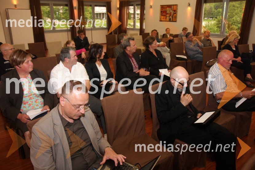 Poslovni klub ZGMAndrej Fištravec in Željko Vogrin gosta Poslovnega kluba ZGM