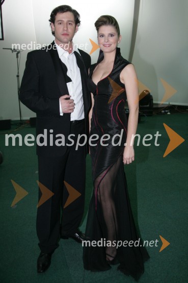 Peter Poles in Bernarda Žarn, televizijska voditeljaEMA 2007, 1. polfinalni večer