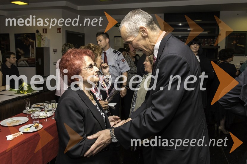 Zdenka Lovec; ...Sluga dveh gospodarjev, premiera Gledališče Koper