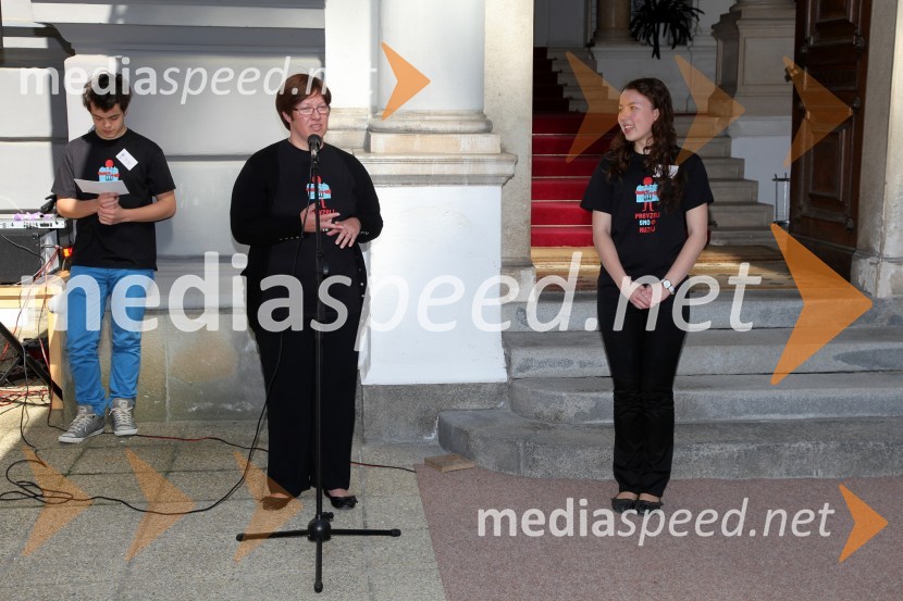 Dr. Aleksandra Berberih Slana, direktorica Muzeja narodne osvoboditve Maribor; Sara Šetar, učenka OŠ Draga Kobala - nova direktorica Muzeja narodne osvoboditve MariborPrevzeli smo muzej, projekt v Muzeju narodne osvoboditve Maribor