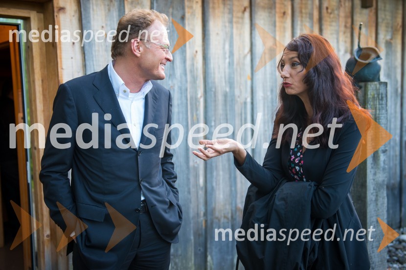 Janez Škrabec, Riko d.o.o.; Vesna Milek, pisateljica in novinarkaBoris Cavazza in Vesna Milek v skednju Škrabčeve domačije